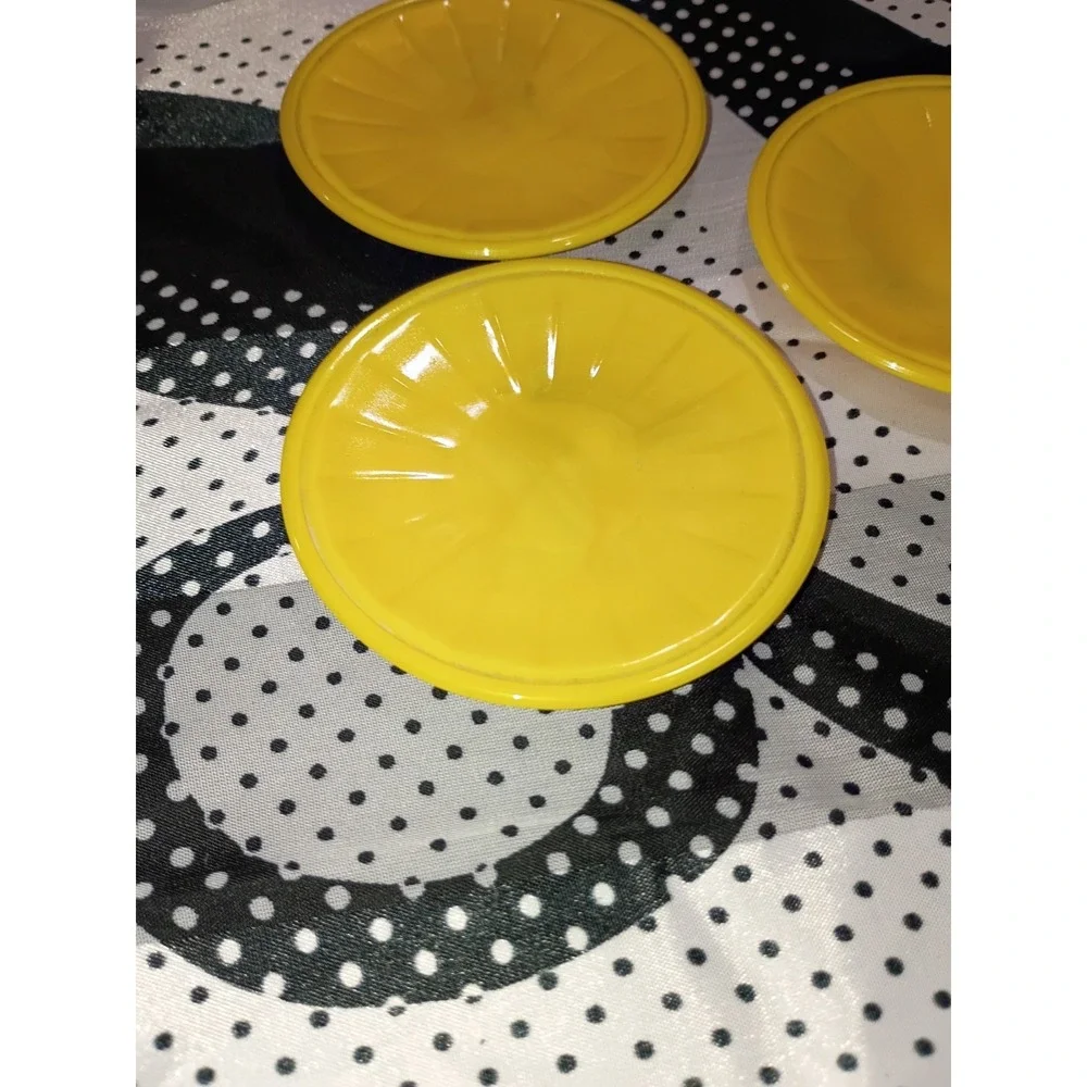 Akro Agate small interior Panel Yellow‎ Plate set of 3 Glows candmim under uv